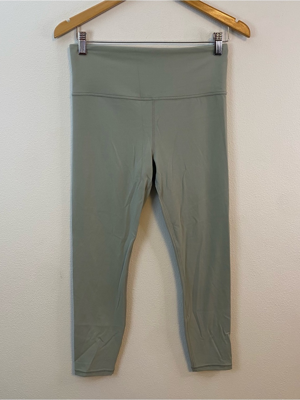 Athleta Ultra High Rise Elation 7/8 Tight Green Leggings Womens Medium